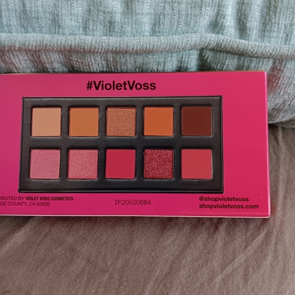 Unopened makeup - Picture 2 of 2